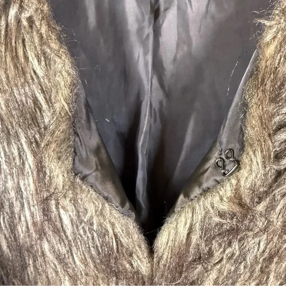 Rue21 Women's Brown Faux Fur Vest Pennylane gothic XL - Picture 7 of 7